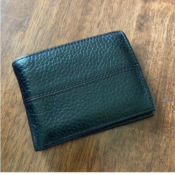 Cole Haan Black Bi-Fold Leather Wallet - Picture 1 of 5